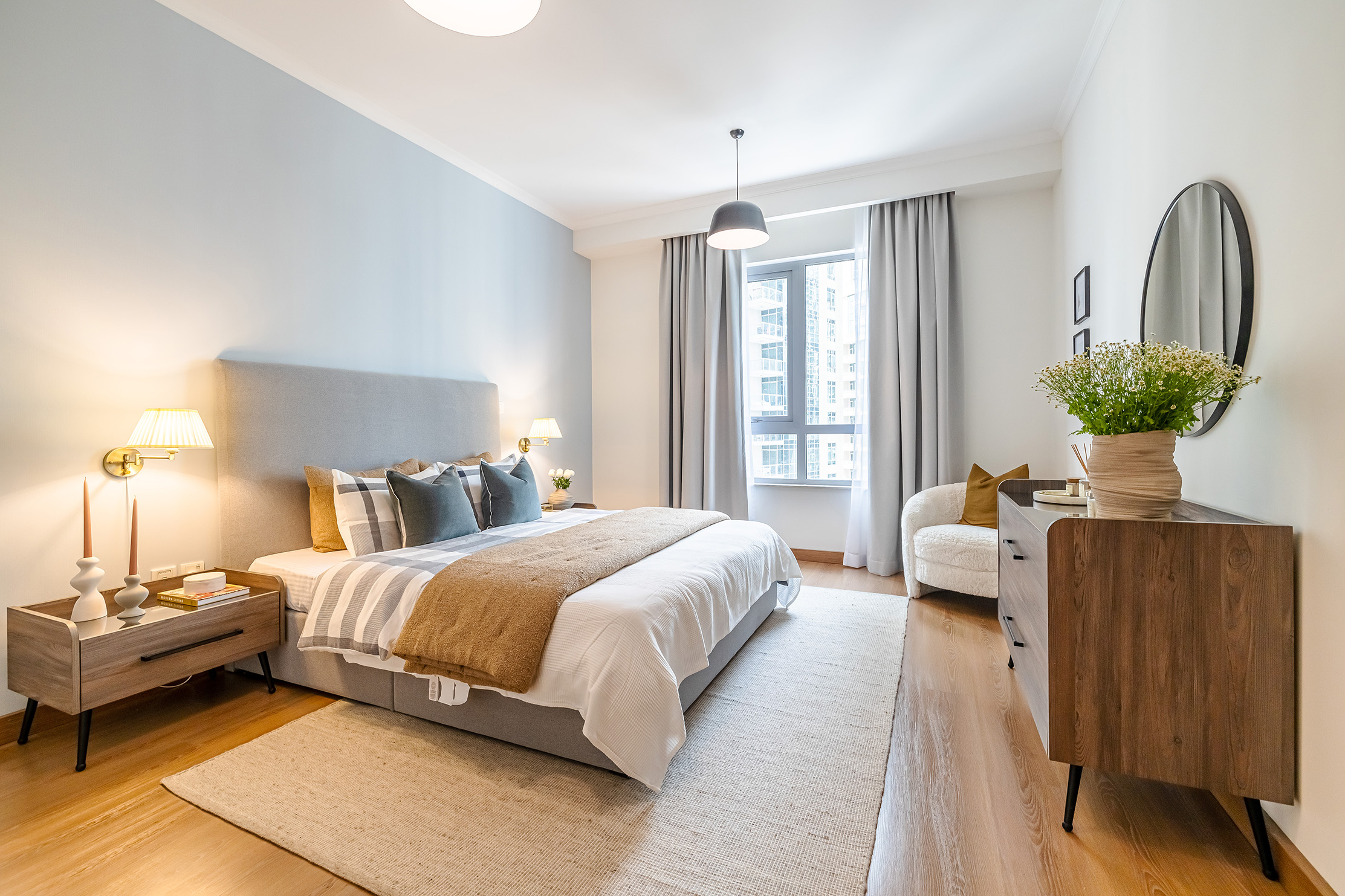 The Residence: two-bedroom apartment staged in three days for a French reality show, Dubai (photo 9 of 9)